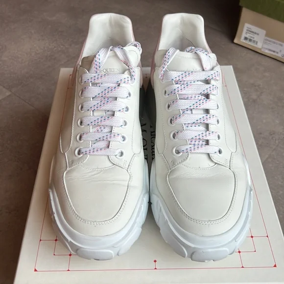 Alexander McQueen Sneaker - Picture 2 of 10